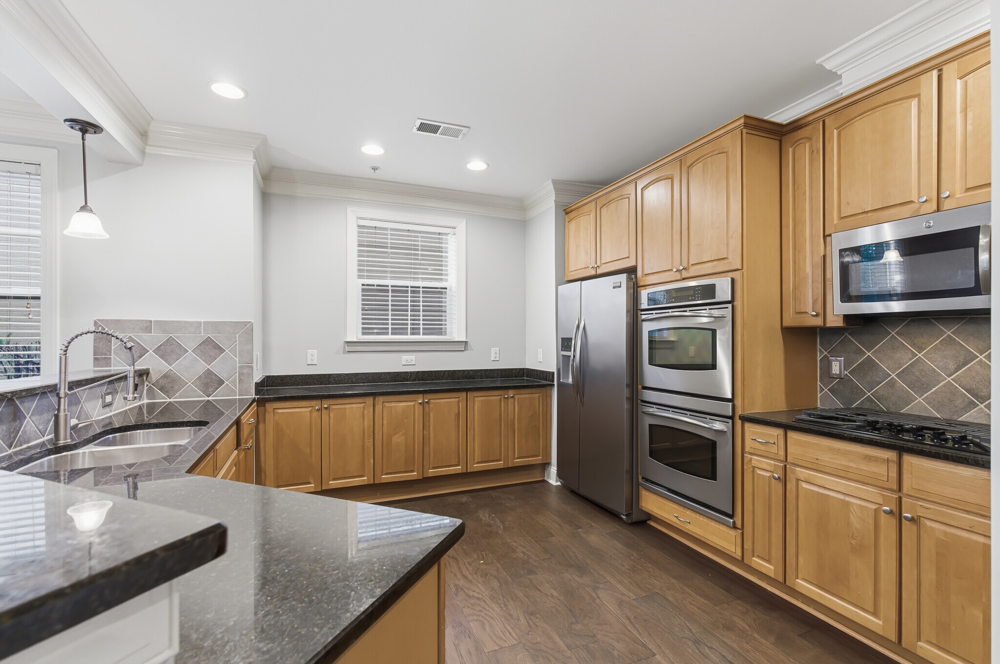 Building Photo - 10421 Rosegate Ct