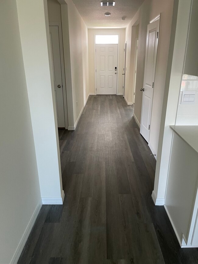 Building Photo - 1005 Ellerston St
