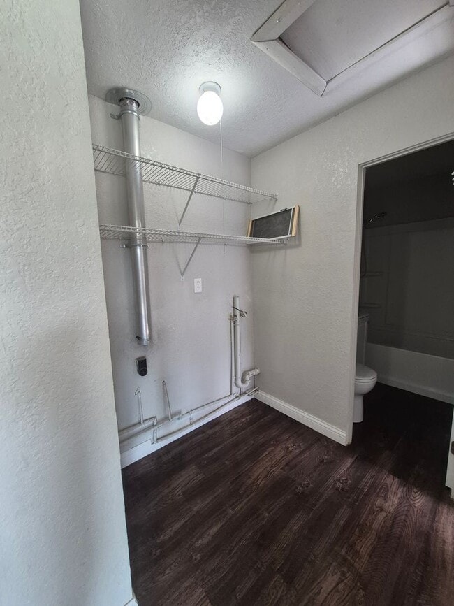 Building Photo - Cozy Ranch Home