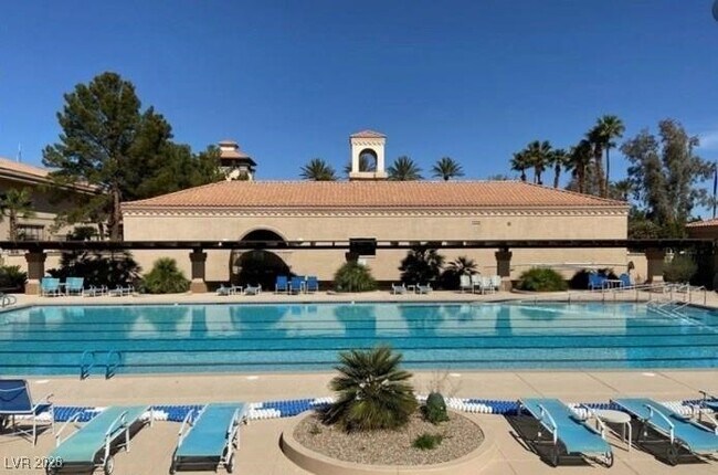 Building Photo - 9004 Litchfield Ave