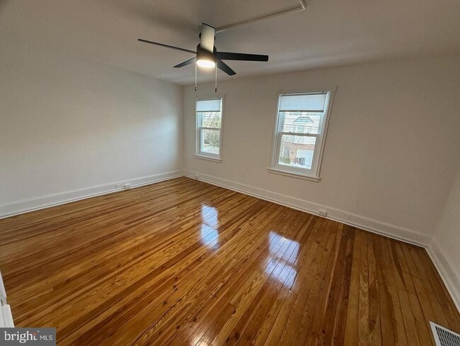 Building Photo - 601 Hawley St