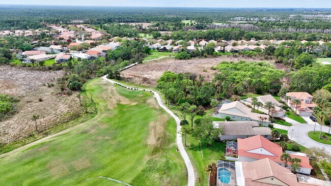 Building Photo - 3058 SE Brierwood Pl