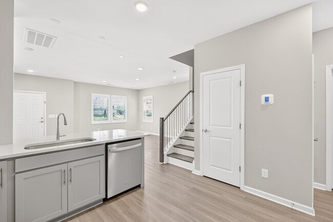 Building Photo - 182 Oasis Dr