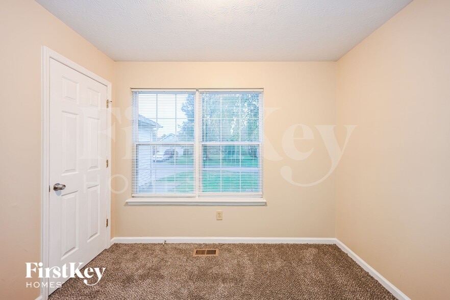 Building Photo - 3 Bobwhite Ct