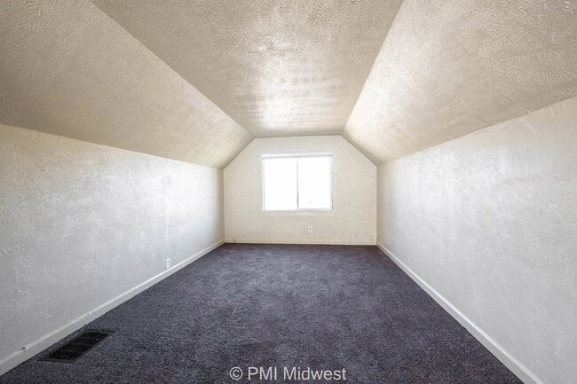 Building Photo - "Charming 3-Bedroom Haven in Indianapolis ...