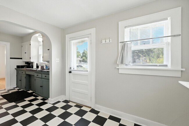 Building Photo - 3030 S Wall Ave