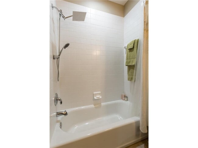 Building Photo - 545 N 1st St