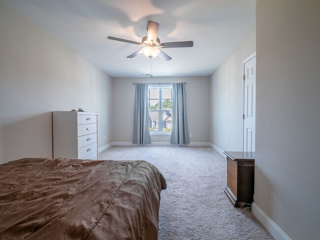 Building Photo - 355 S Stingray Ln