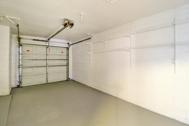 Building Photo - 521 Madrigal Ct