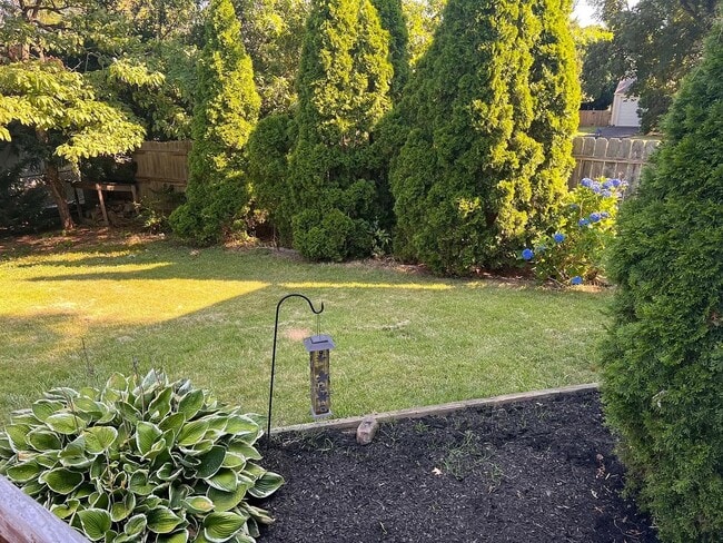 Building Photo - Stunning 4-Bedroom Single Family Home in Hatboro! Available mid-April!