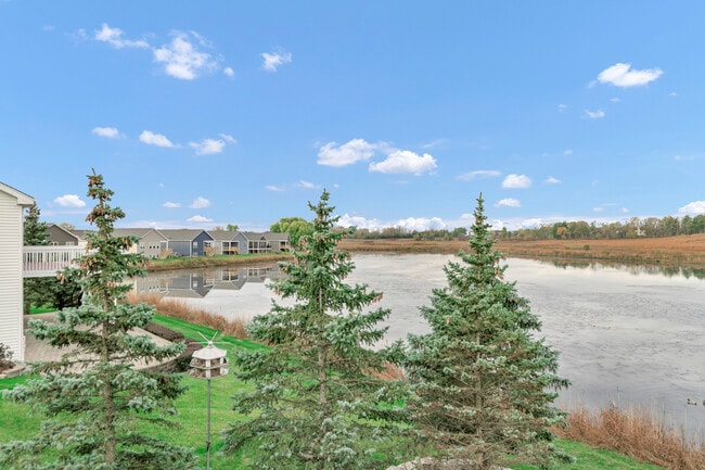 Building Photo - 2660 Harnish Dr