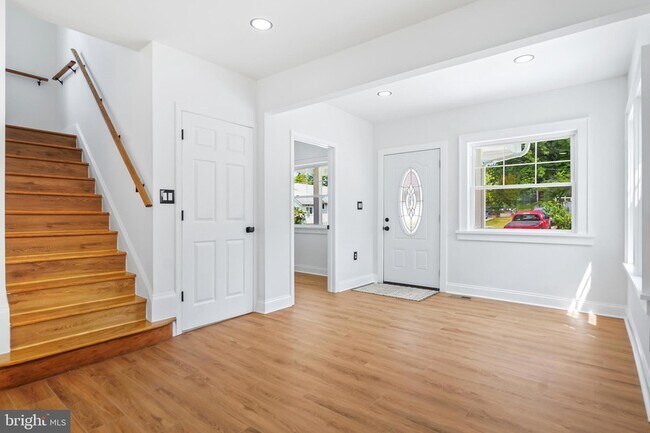 Building Photo - 5309 Chesapeake Rd