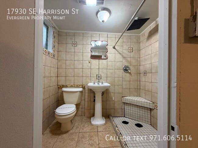 Building Photo - 17930 SE Harrison St