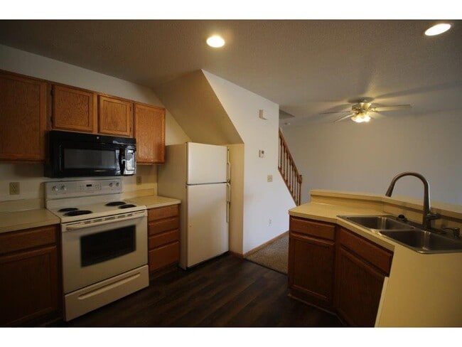 Building Photo - 13230 Meadowood Trail