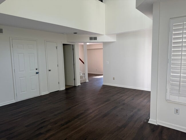Building Photo - 106 Meridian Ct