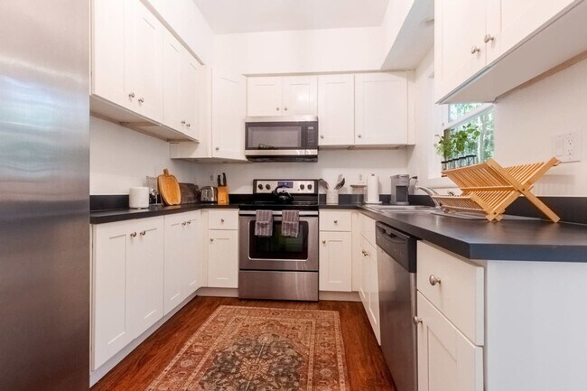 Building Photo - 318 SW 27th St