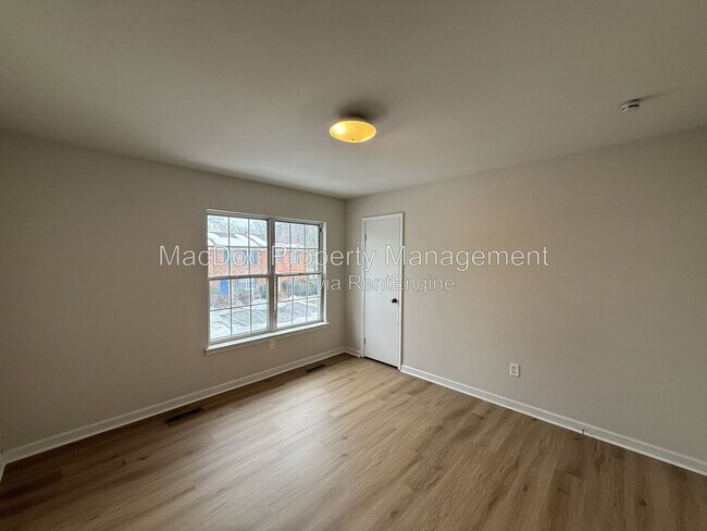 Building Photo - 5230 King's Wood Ln