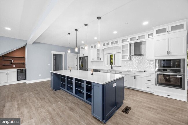 Building Photo - 5692 King Stuart Dr