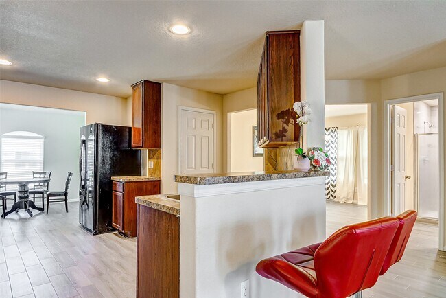 Building Photo - 21219 Fox Hillside Way