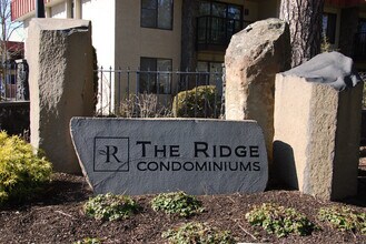Building Photo - **Available July** BROWNE'S ADDITION GATED CONDOMINIUM 3 Bed 2 Bathroom view property