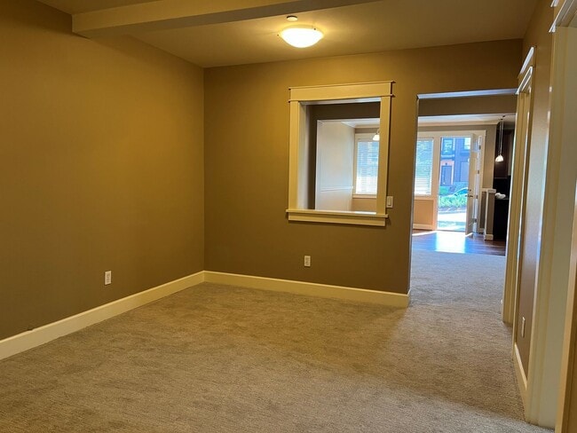 Building Photo - 2070 NW Talus Dr