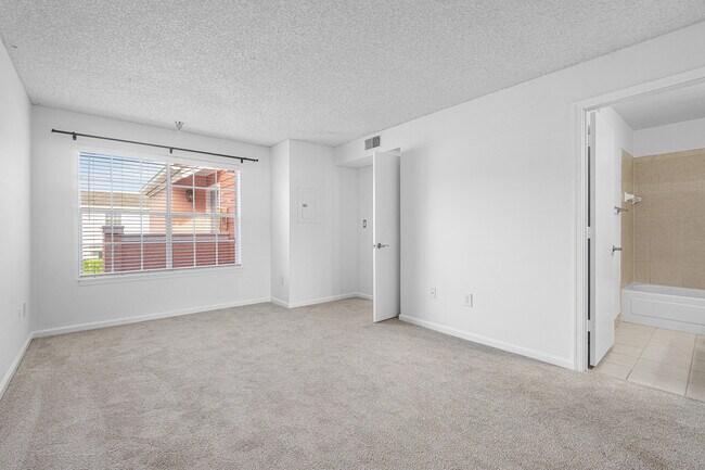 Building Photo - 1345 Crystal Way