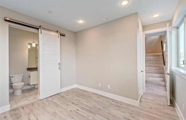 Building Photo - 1118 Galveston Ave