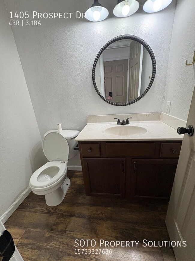 Building Photo - 1405 Prospect Dr