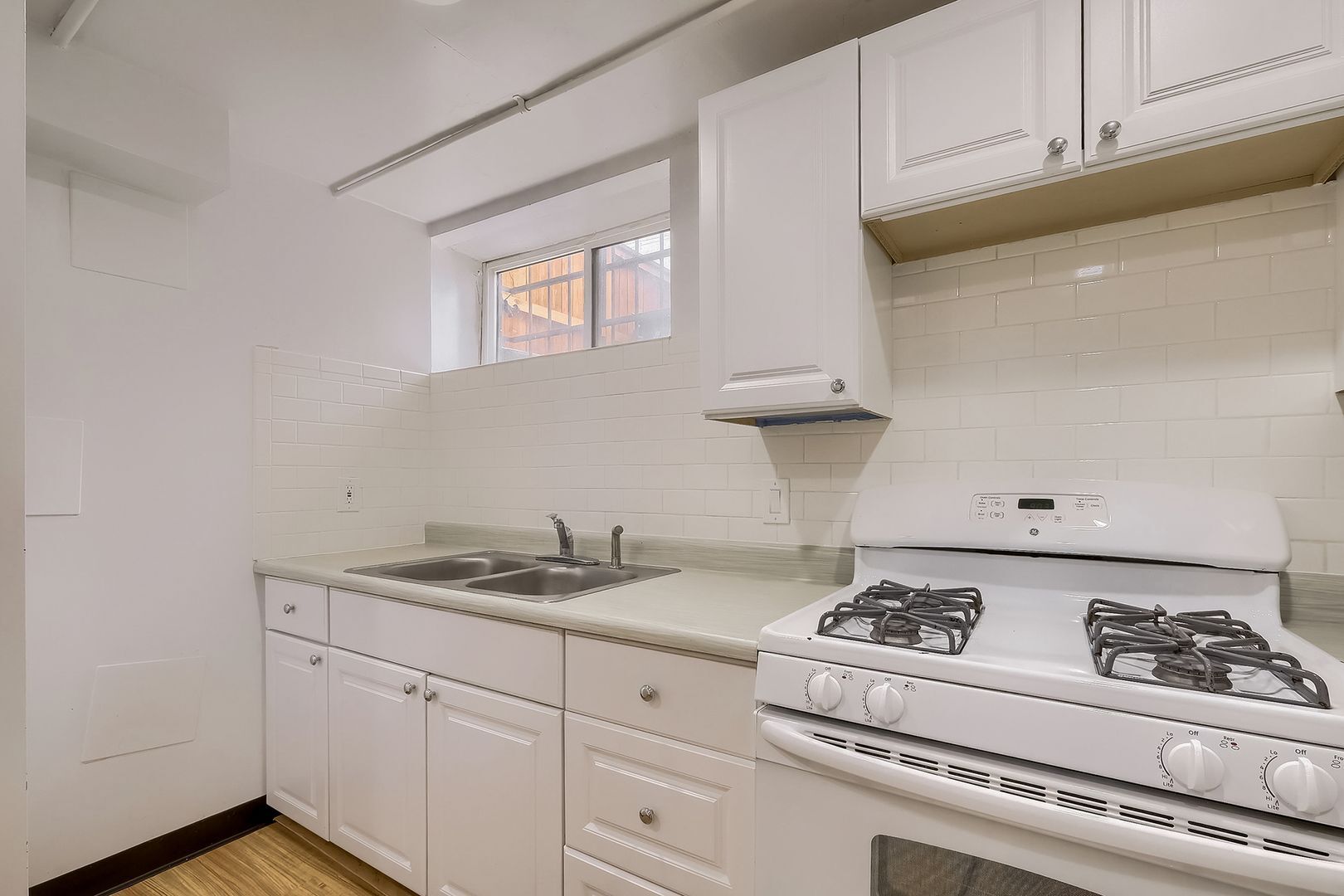 Building Photo - 854 N Downing St