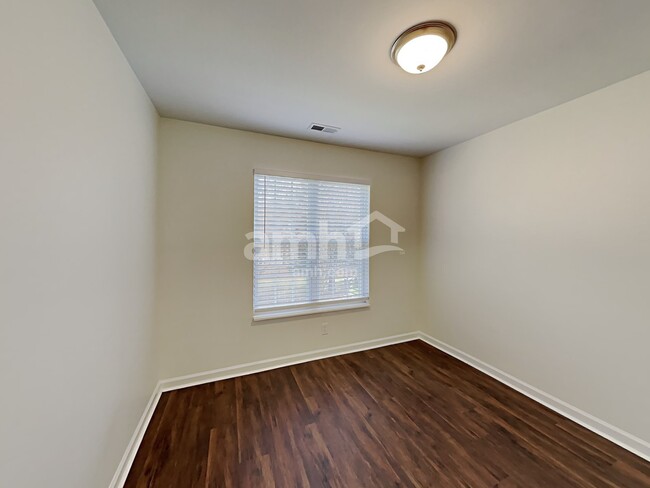 Building Photo - 3806 Glen Lyon Dr