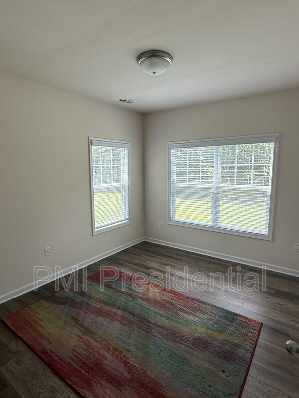 Building Photo - 7044 Hepworth Dr