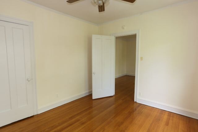 Building Photo - 1130 W Oakdale Ave