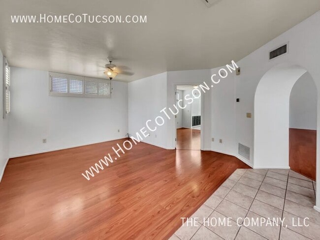 Building Photo - 11854 N Desert Slopes Way