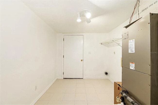 Building Photo - 4724 SW 67th Terrace