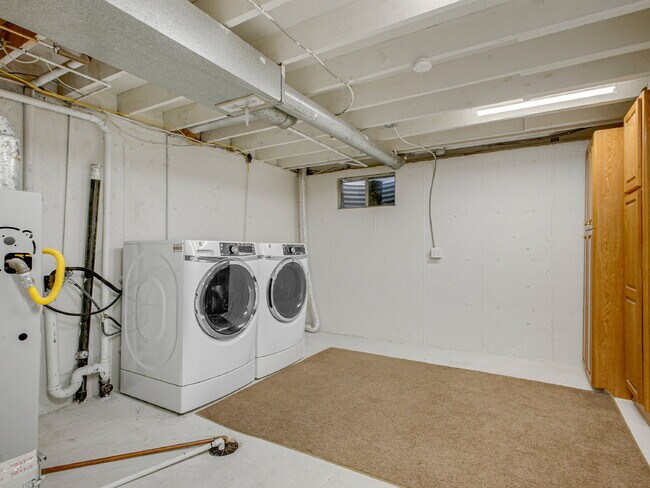 Building Photo - $2,295.00, 2-bed, 3-bath Condo in Westmins...