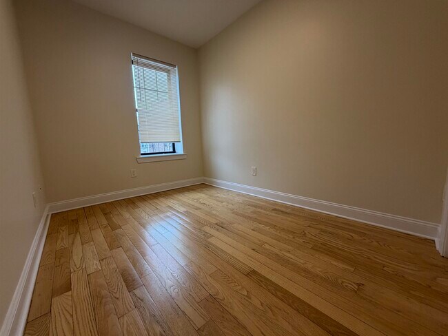 Building Photo - 84 Van Wagenen Ave