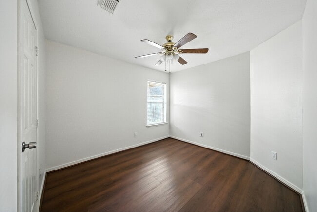Building Photo - 5047 Riga Ct