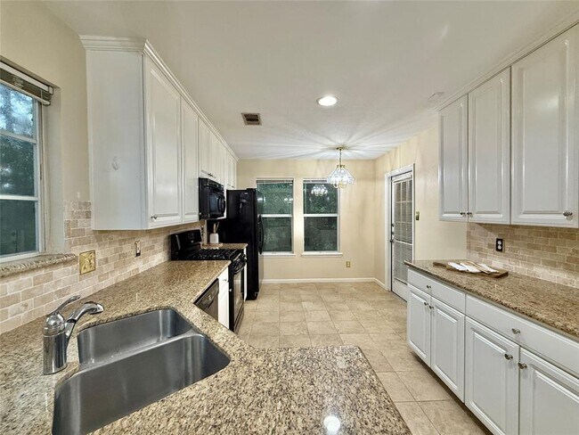 Building Photo - 105 S Spiral Vine Cir