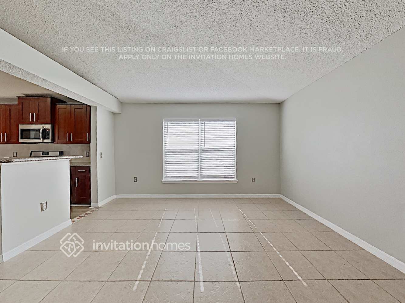 Building Photo - 1622 Hudderfield Cir W