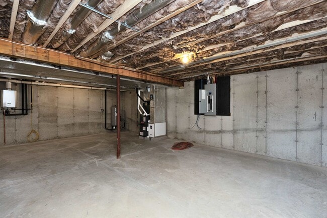 Building Photo - 231 Putnam Hill Rd