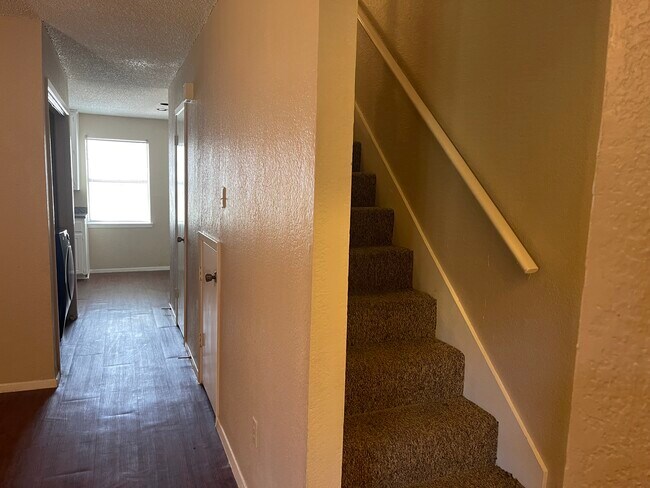 Building Photo - Casablanca Condo #121