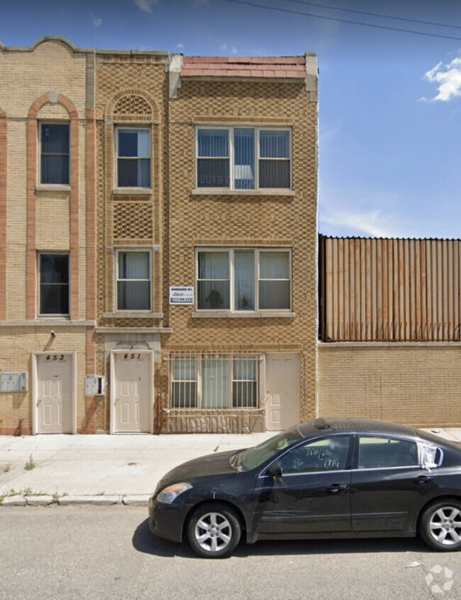 Building Photo - 453 N Western Ave