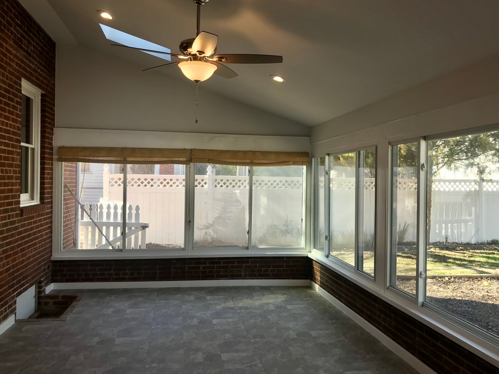 Large 3-season Florida room 12'x20' - 2308 Buckingham Ave