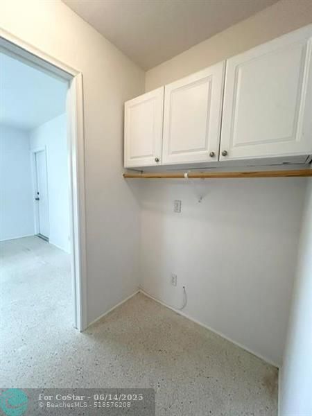 Building Photo - 1105 SW 12th Ct