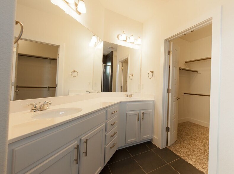 Building Photo - 7113 Sienna Rouge Path