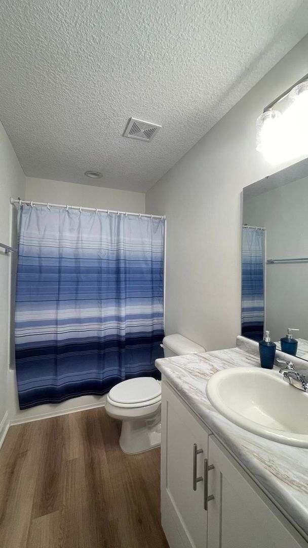 Building Photo - Beautiful 3 Bedroom, 3 Bathroom Home for Rent