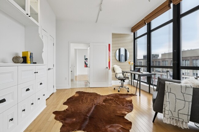 Building Photo - 1025 Maxwell Ln