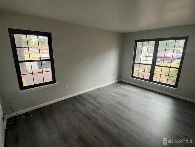 Building Photo - 20 Crabapple Ln