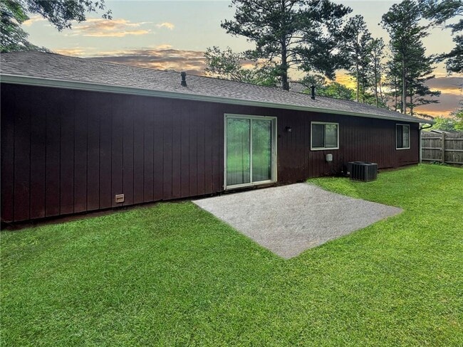 Building Photo - 8697 Embrey Dr