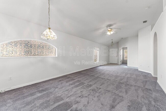 Building Photo - 5232 Mango Fruit St